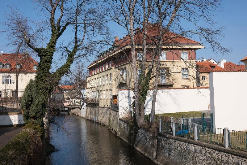 Pytloun Kampa Garden Hotel Prague Exterior photo